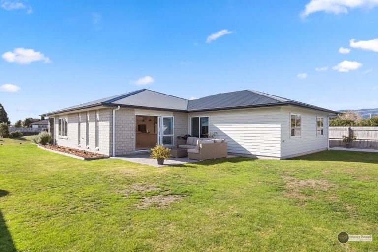 Photo of property in 12 Gardner Place, Otaki, 5512