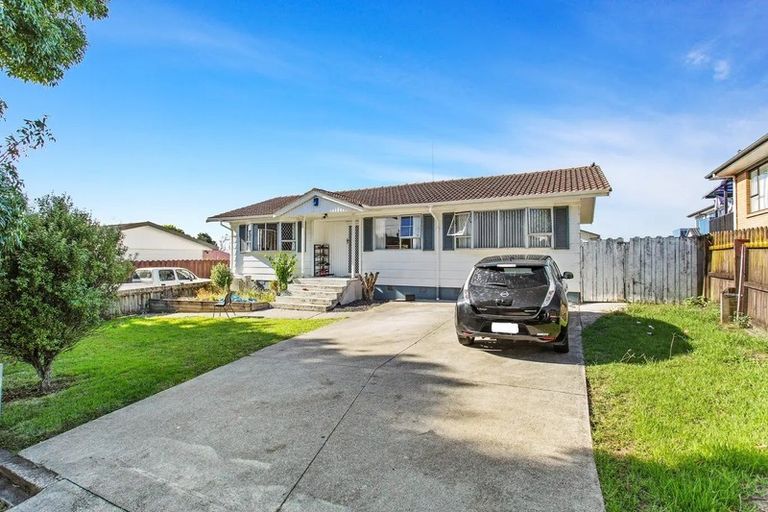 Photo of property in 21 Sikkim Crescent, Clover Park, Auckland, 2019