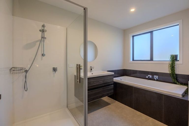 Photo of property in 3 Kirimoko Crescent, Wanaka, 9305