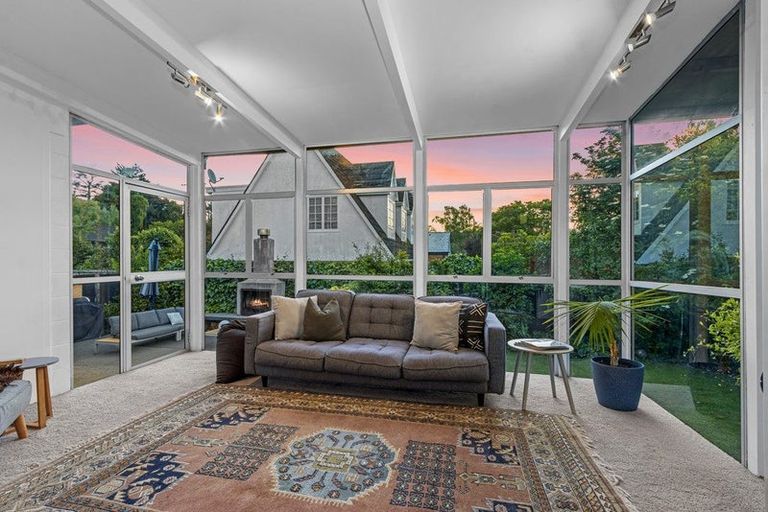 Photo of property in 311 Avonhead Road, Avonhead, Christchurch, 8042