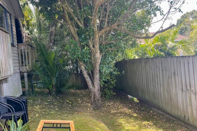 Photo of property in 6a Aldern Road, Massey, Auckland, 0614