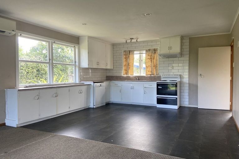 Photo of property in 13 Lipscombe Crescent, Havelock North, 4130