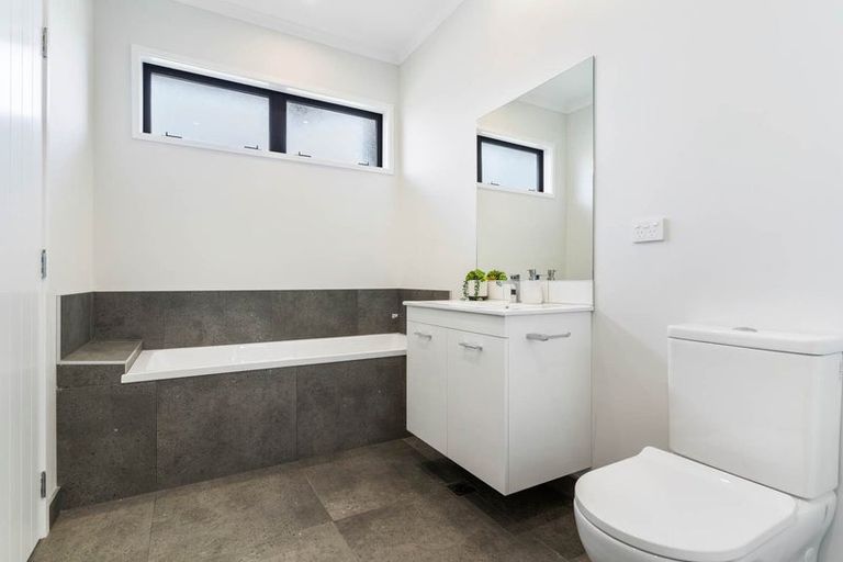 Photo of property in 2 Pinto Road, Pukekohe, 2120