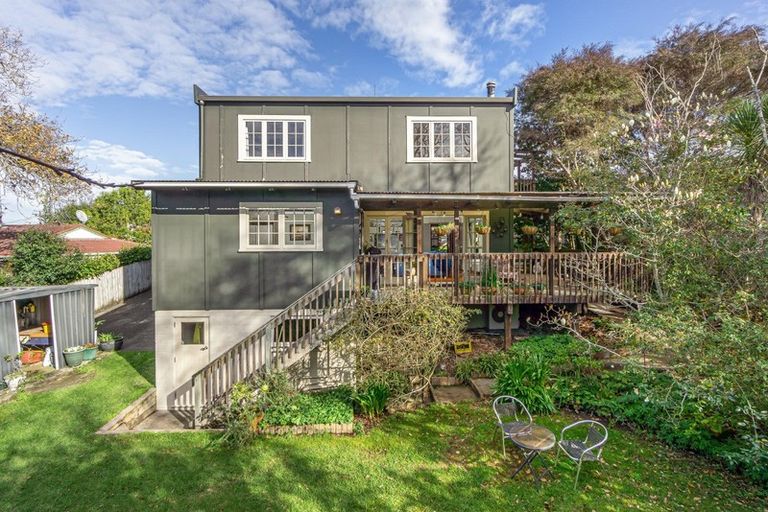 Photo of property in 10a Cassino Street, Bayswater, Auckland, 0622