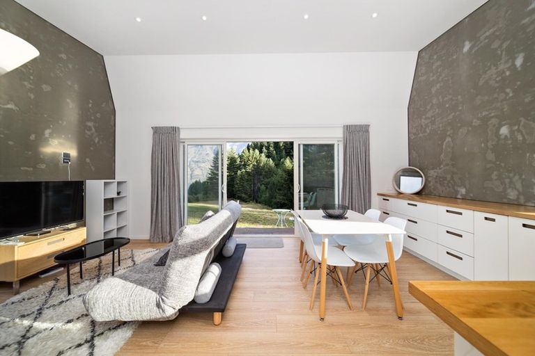 Photo of property in 607a Glenorchy-queenstown, Closeburn, Queenstown, 9371
