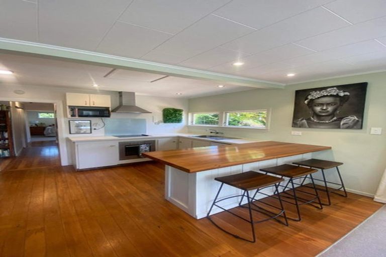 Photo of property in 192 Te Moana Road, Waikanae, 5036