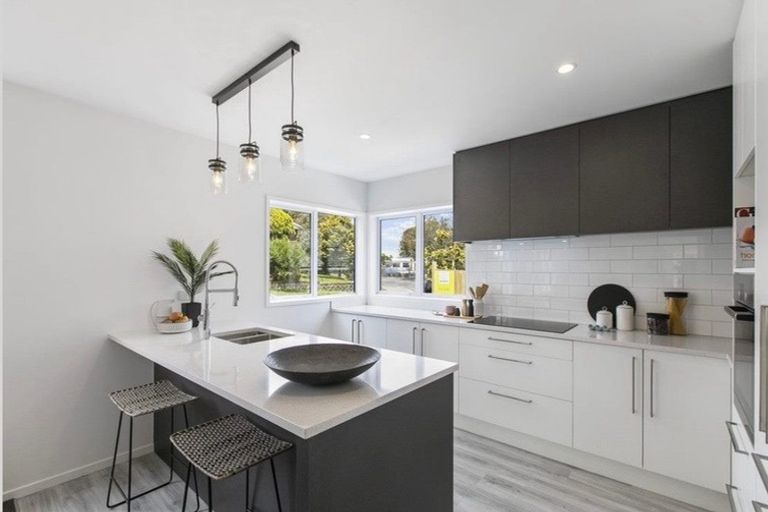 Photo of property in 51b Grassways Avenue, Pakuranga, Auckland, 2010