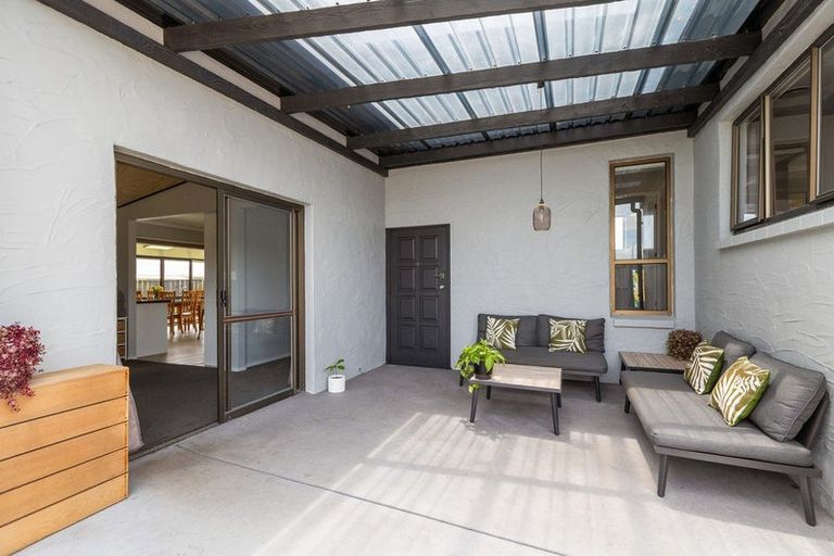 Photo of property in 22 Villa Place, Bell Block, New Plymouth, 4312