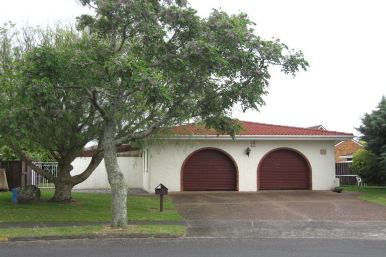 Photo of property in 16 Reynard Terrace, Conifer Grove, Takanini, 2112