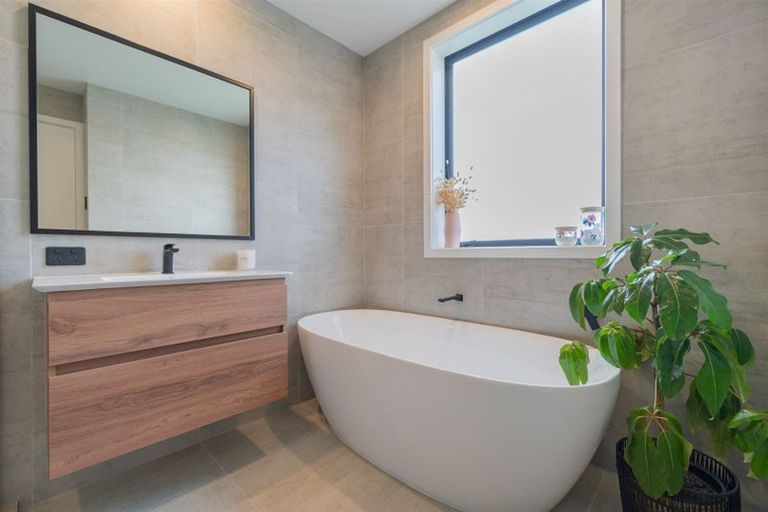 Photo of property in 6 Ralph Moir Drive, Te Anau, 9679