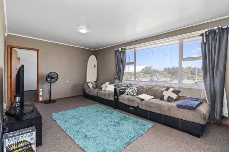 Photo of property in 2/41 Kawaka Street, Mount Maunganui, 3116