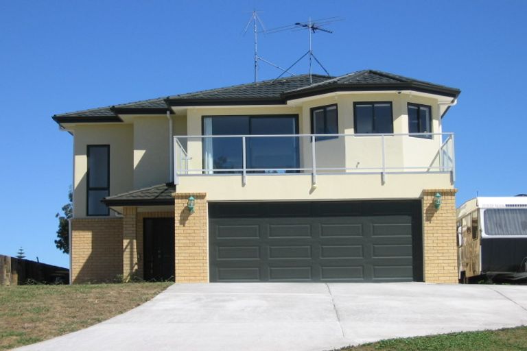 Photo of property in 24 Mayall Avenue, Beach Haven, Auckland, 0626