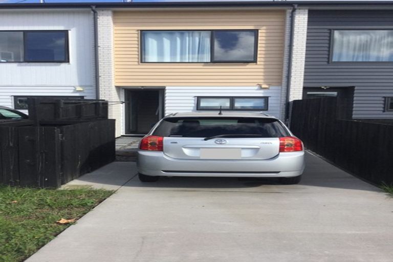 Photo of property in 87 Battalion Drive, Papakura, 2110