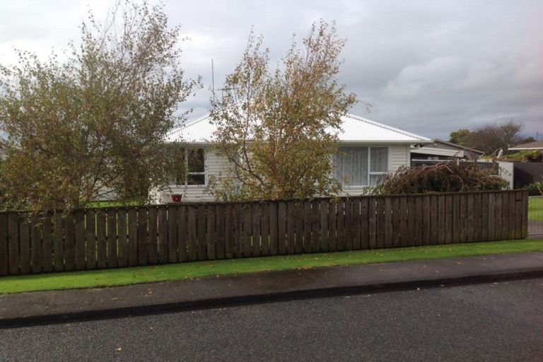 Photo of property in 74 Mould Street, Waitara, 4320