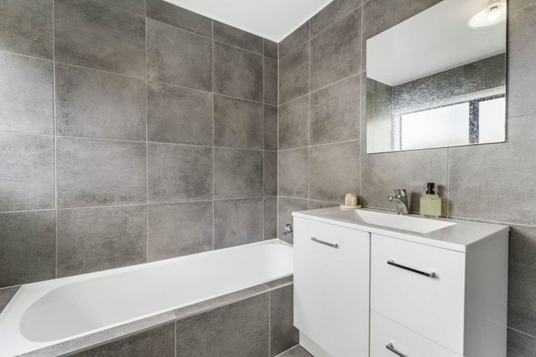 Photo of property in 65 Reynella Drive, Massey, Auckland, 0614