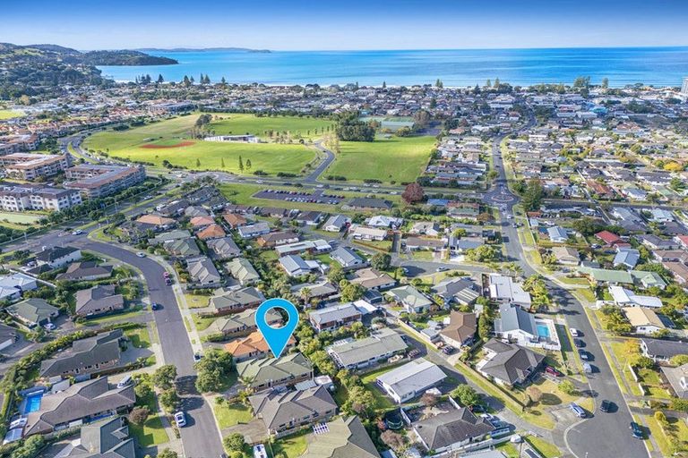 Photo of property in 25 Chesterfield Way, Orewa, 0931