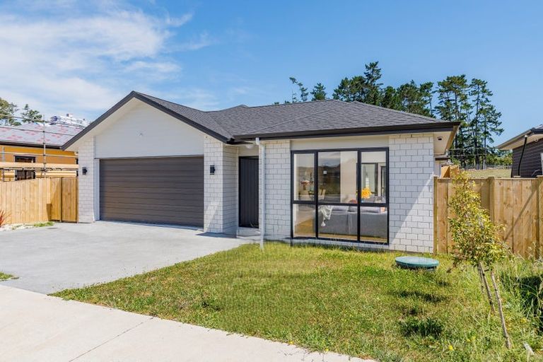 Photo of property in 4 Konoba Avenue, Kumeu, 0810