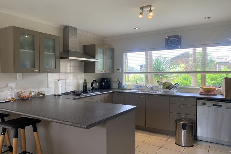Photo of property in 1 Luna Place, Henderson, Auckland, 0612