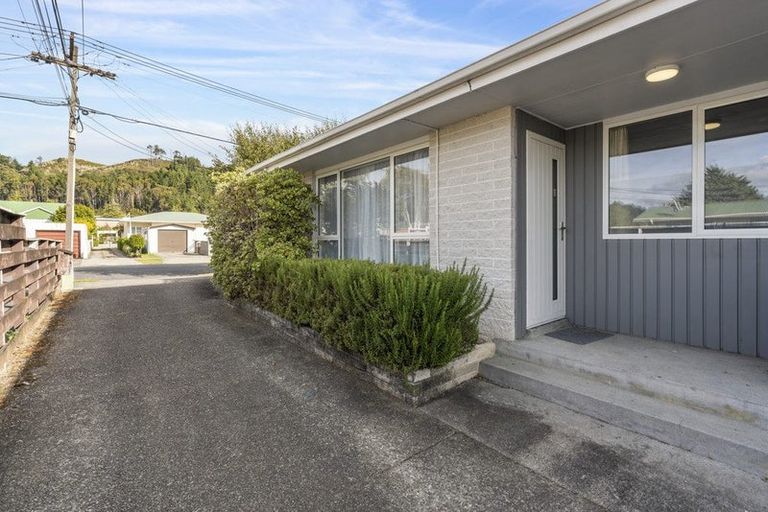 Photo of property in 1/12 Wilford Street, Wallaceville, Upper Hutt, 5018