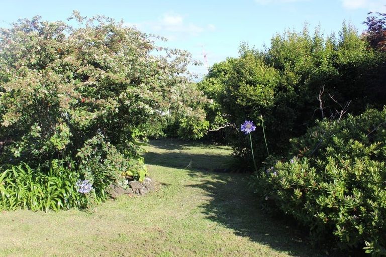 Photo of property in 84 Ocean View Road, Northcote, Auckland, 0627
