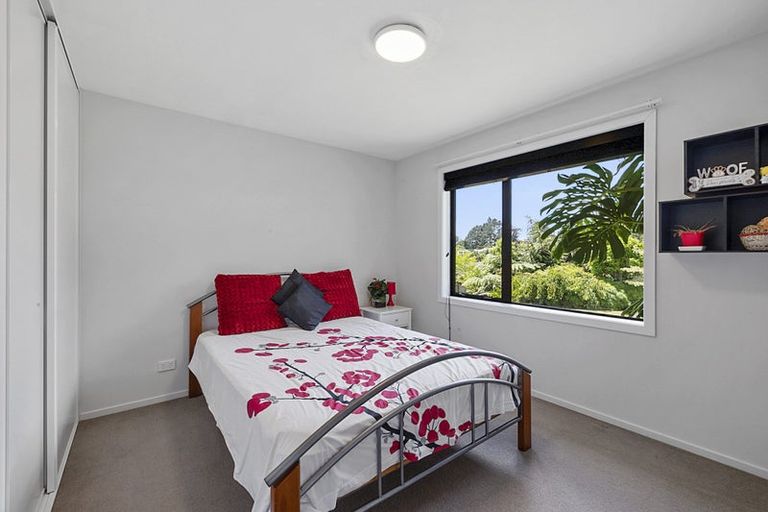 Photo of property in 14 Te Arakete Place, Hurworth, New Plymouth, 4310