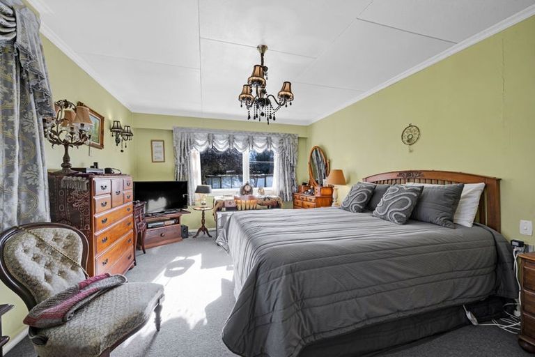 Photo of property in 24 Castle Street, Eltham, 4322