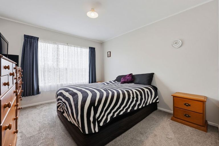 Photo of property in 2/23 Butley Drive, Farm Cove, Auckland, 2012