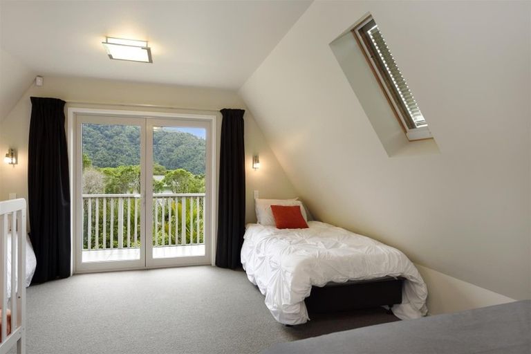 Photo of property in 2341 Croisilles-french Pass Road, Okiwi Bay, 7193