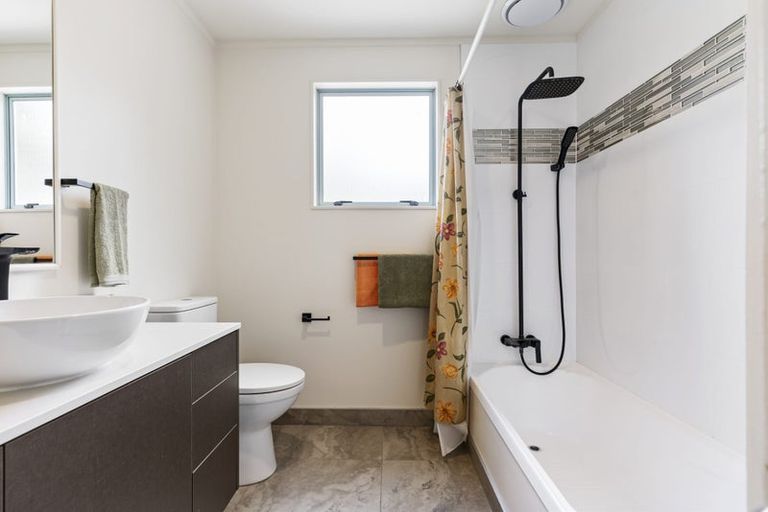 Photo of property in 16 Landsdale Place, Massey, Auckland, 0614