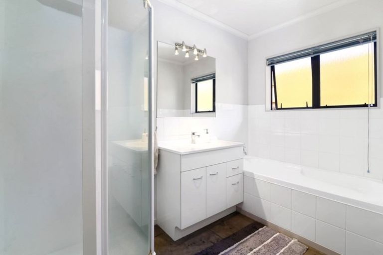 Photo of property in 19 Heaphy Place, Pukehangi, Rotorua, 3015