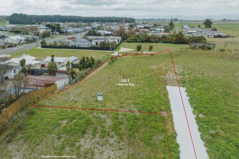 Photo of property in 1 Kilmister Way, Foxton Beach, 4815