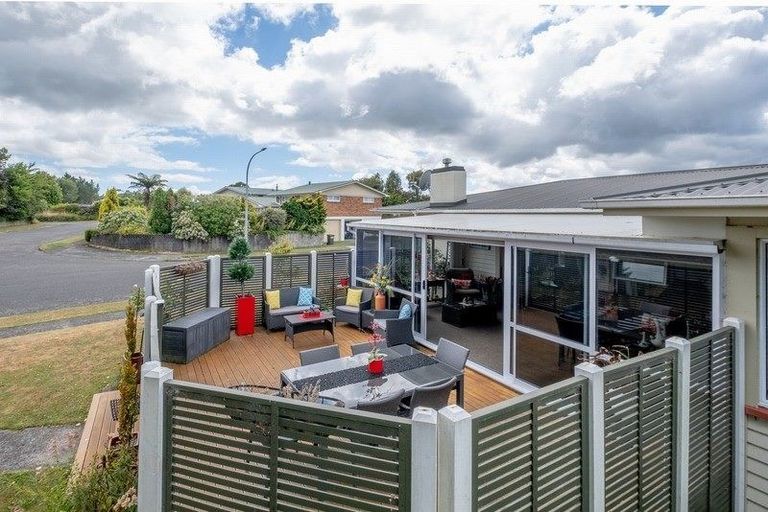 Photo of property in 16 Montjoy Street, Stratford, 4332