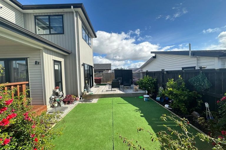 Photo of property in 18 Noia Way, Karaka, Papakura, 2113