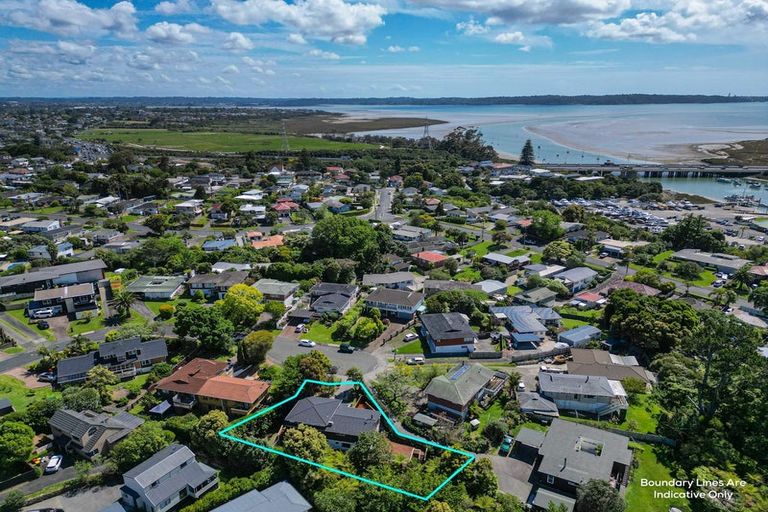 Photo of property in 7 Highlight Parade, Te Atatu South, Auckland, 0610