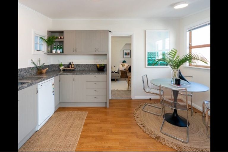 Photo of property in 17 Ascot Street, Thorndon, Wellington, 6011