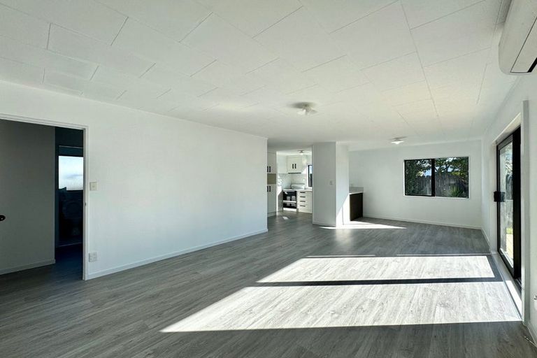 Photo of property in 1/22 Barneys Farm Road, Clendon Park, Auckland, 2103