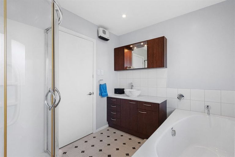 Photo of property in 28 Moore Street, Rolleston, 7614