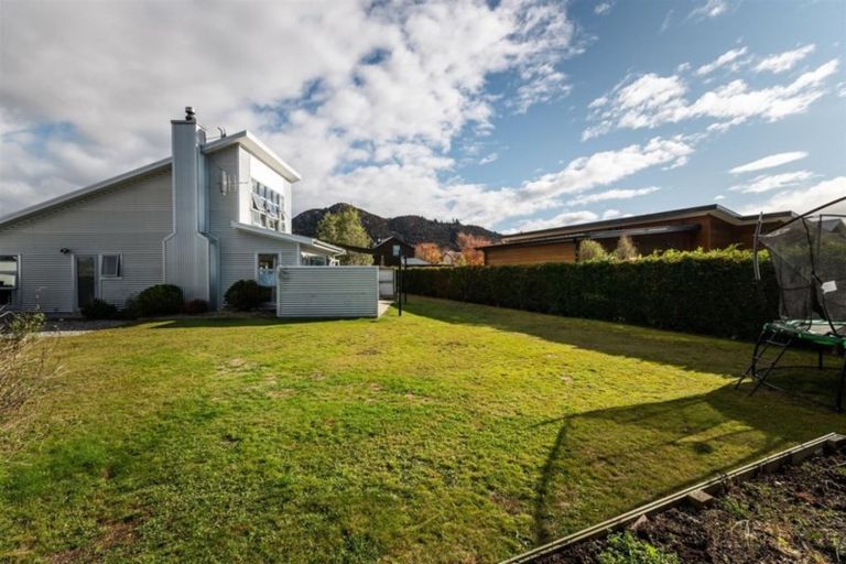 Photo of property in 34 Frye Crescent, Albert Town, Wanaka, 9305