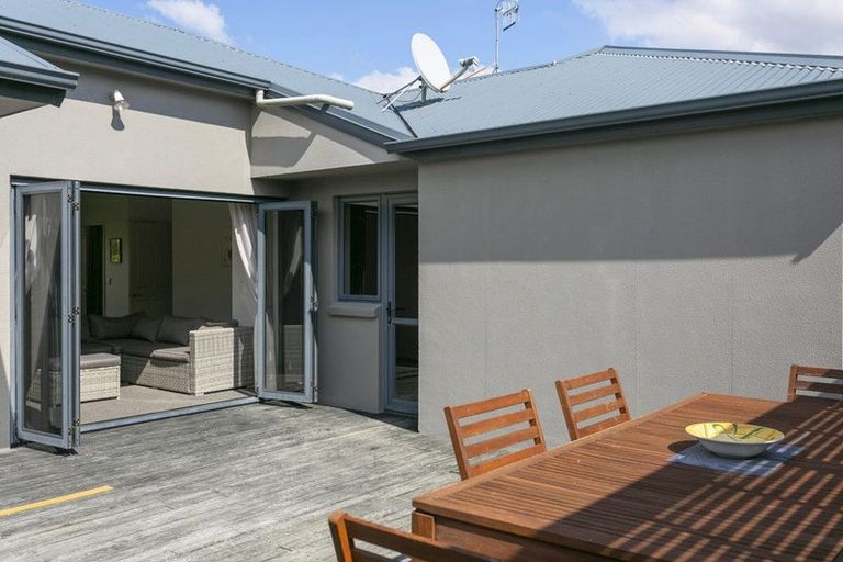 Photo of property in 2/94 Harvey Street, Waipahihi, Taupo, 3330