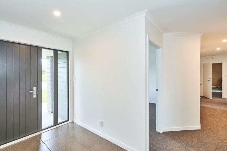 Photo of property in 33 Silicon Way, Fitzherbert, Palmerston North, 4410