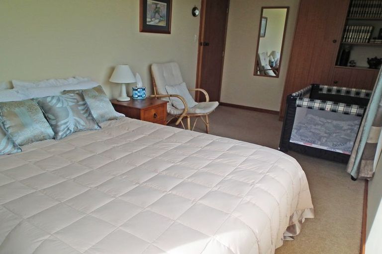 Photo of property in 16 Ure Street, South Hill, Oamaru, 9400