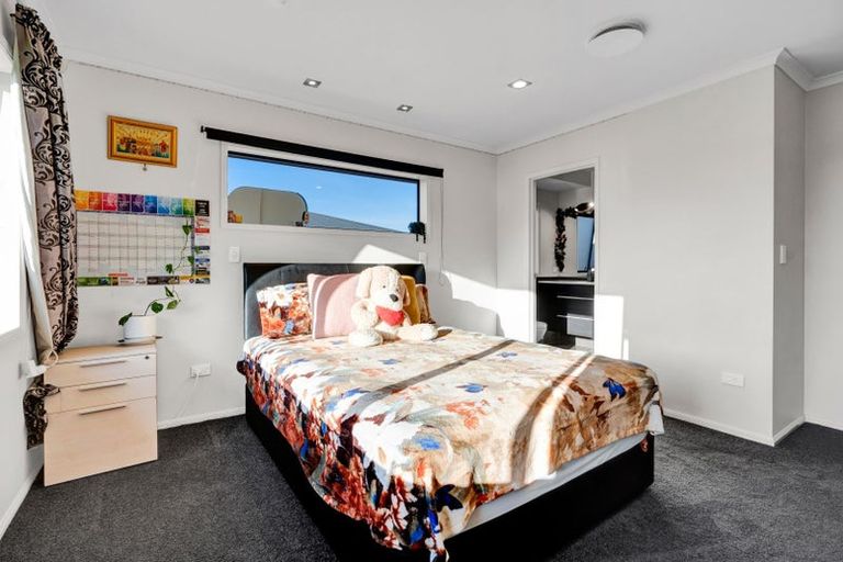 Photo of property in 5d James Drive, Bell Block, New Plymouth, 4312