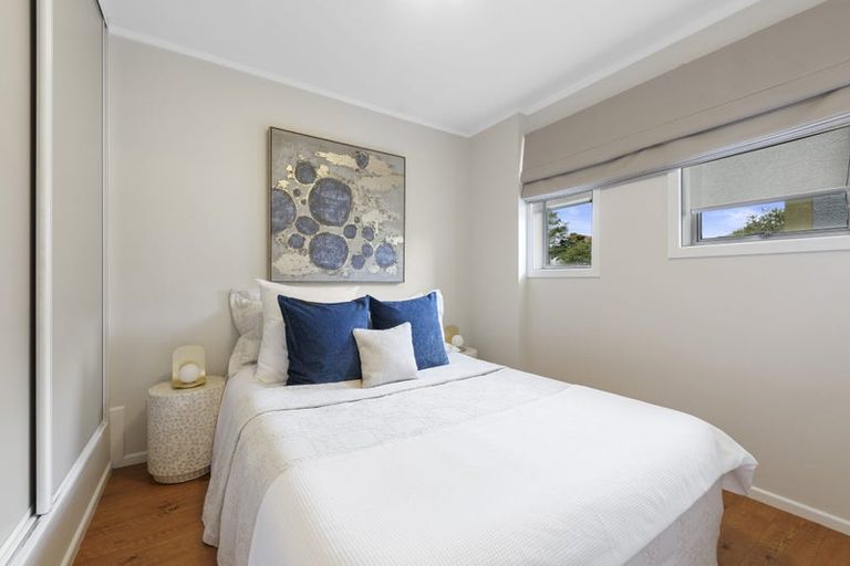 Photo of property in 2/4 Larne Avenue, Pakuranga Heights, Auckland, 2010