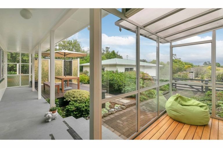 Photo of property in 805 State Highway 16, Waimauku, 0883