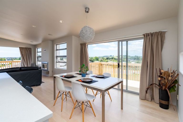 Photo of property in 28a Weka Street, Mangawhai, 0505