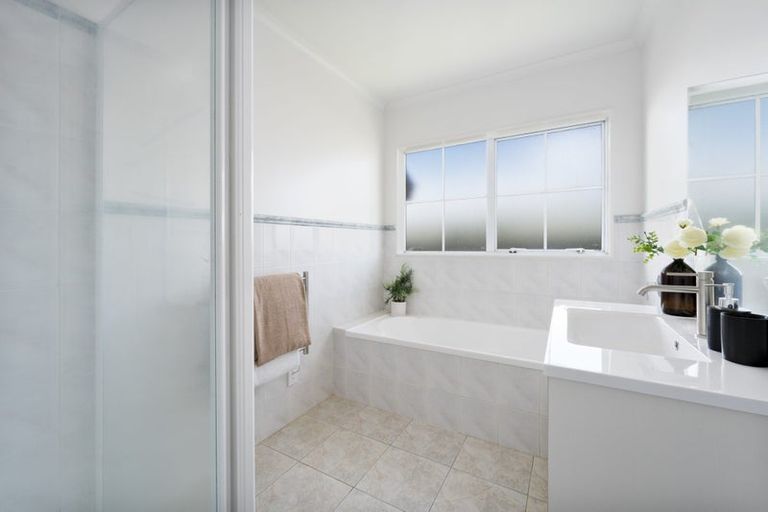 Photo of property in 2 Diana Place, Ranui, Auckland, 0612