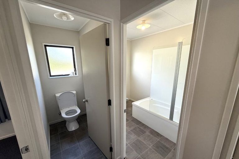 Photo of property in 1/18 Waiari Road, Conifer Grove, Takanini, 2112