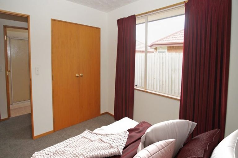 Photo of property in 2/43 Peverel Street, Riccarton, Christchurch, 8041