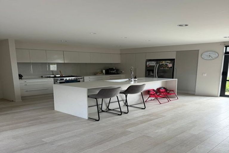 Photo of property in 2 Kabardin Street, Karaka, Papakura, 2113