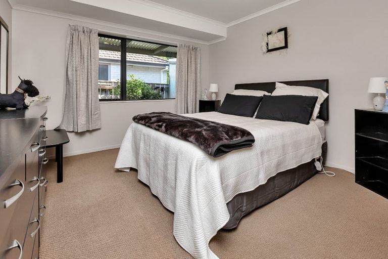 Photo of property in 55 Pyle Road West, One Tree Point, 0118